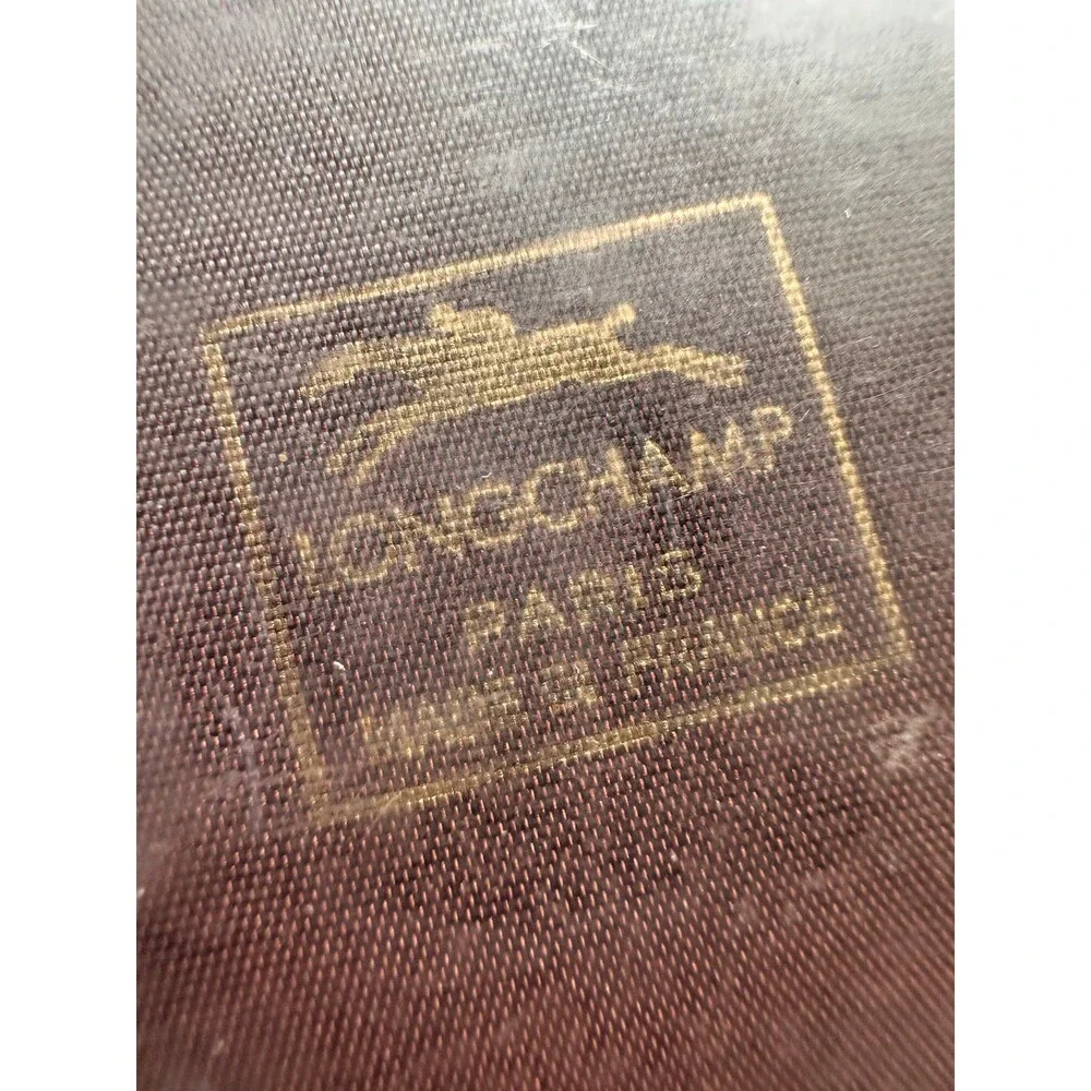 Longchamp details exterior